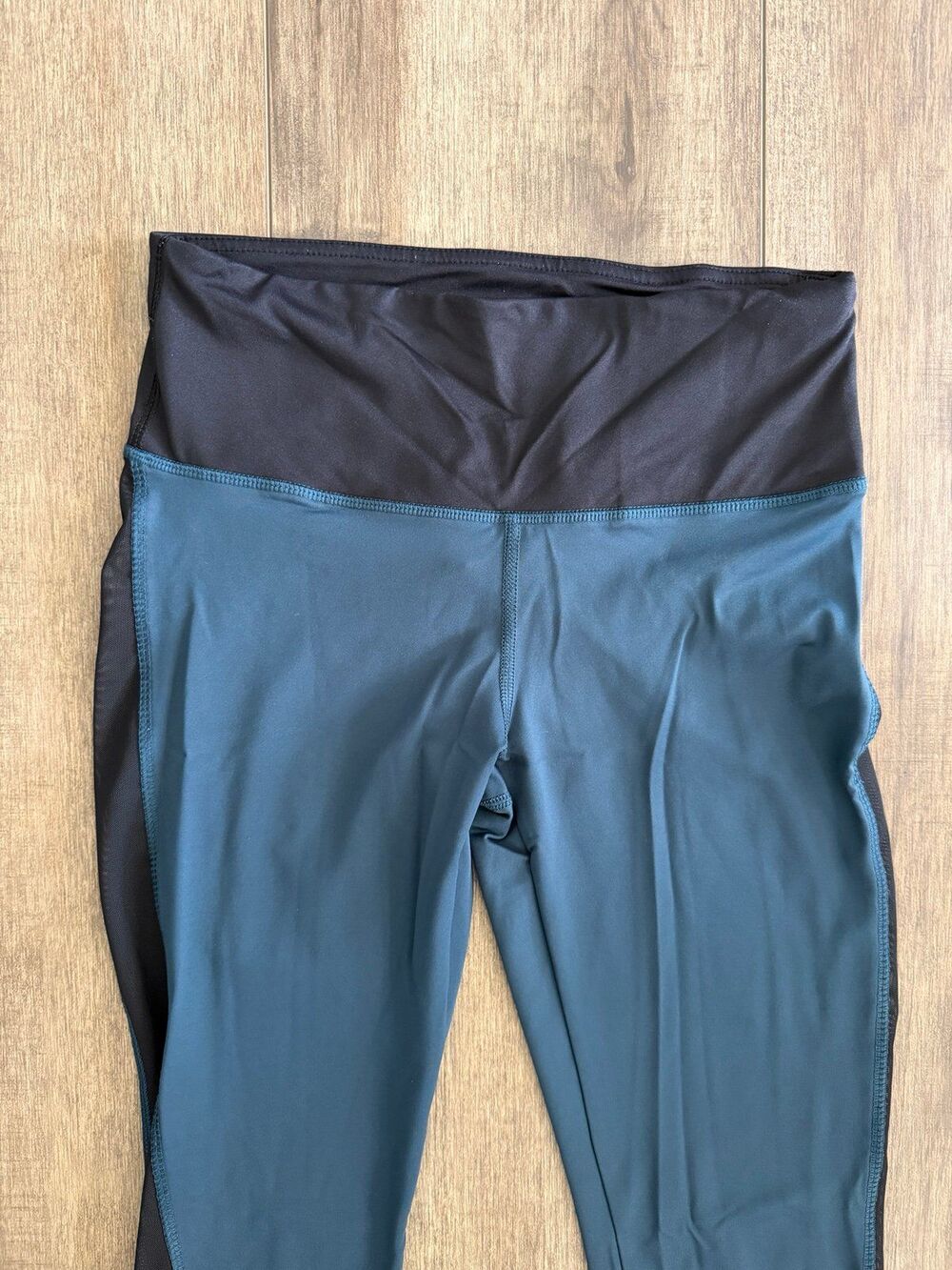 Activewear leggings Teal & Black Mesh Paneled Size Small